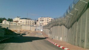 فتح بوابة ضاحية البريد شمال القدس ساعتين يوميا